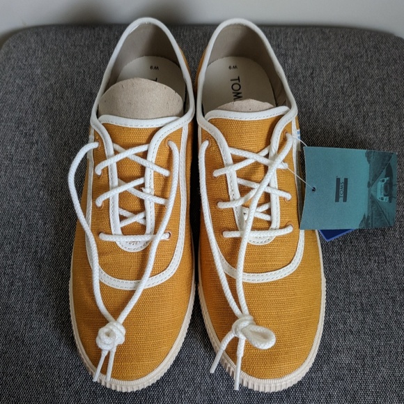 Toms Shoes - 🆕 Toms Carmel Sunflower Yellow Heritage Women's 9
